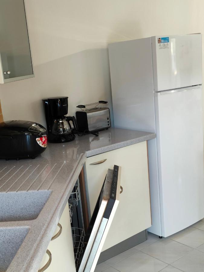 Gite Boutx 6 Personnes Avec Deux Lits Doubles Et 1 Canape Lit Exterior photo
